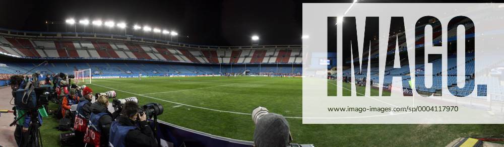 Geisterspiel im Estadio Vicente Calderon - Aufgrund eines Zuschauerverbots bleibt die Heimspielstätte von Atletico Madrid leer - - NOxONLINExUSE Fußball EC 1 Herren Champions League 2008 2009, Atletico Madrid Totale o0 fisheye Madrid Leere,