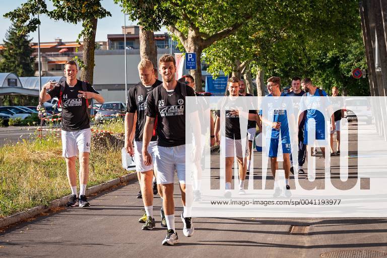 Handball HBL Bundesliga, HSG Wetzlar Training Camp 2019, The team of HSG Wetzlar on the way to the first training in the sports hall Lachen in Thun Switzerland Thun