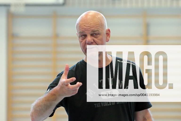 Handball HBL Bundesliga, HSG Wetzlar Training Camp 2019, Coach Kai Wandschneider HSG Wetzlar welcomes the players to the first training session of HSG Wetzlar at the training camp in Thun Switzerland Thun