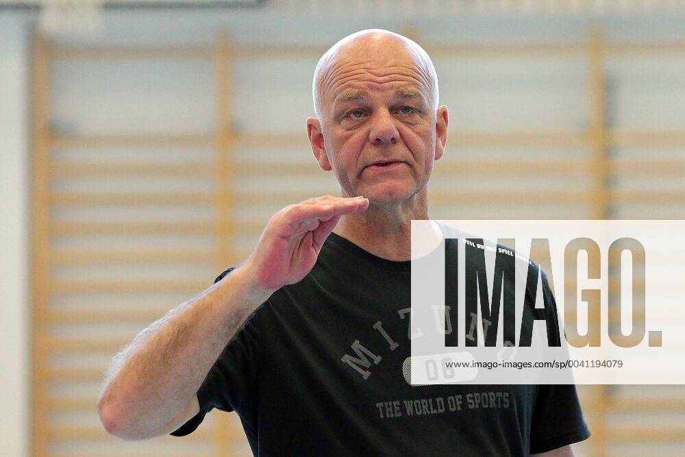 Handball HBL Bundesliga, HSG Wetzlar Training Camp 2019, Coach Kai Wandschneider HSG Wetzlar welcomes the players to the first training session of HSG Wetzlar at the training camp in Thun Switzerland Thun