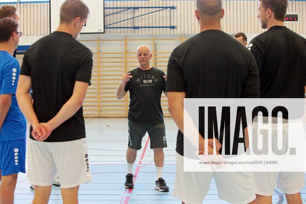 Handball HBL Bundesliga, HSG Wetzlar Training Camp 2019, Coach Kai Wandschneider HSG Wetzlar welcomes the players to the first training session of HSG Wetzlar at the training camp in Thun Switzerland Thun