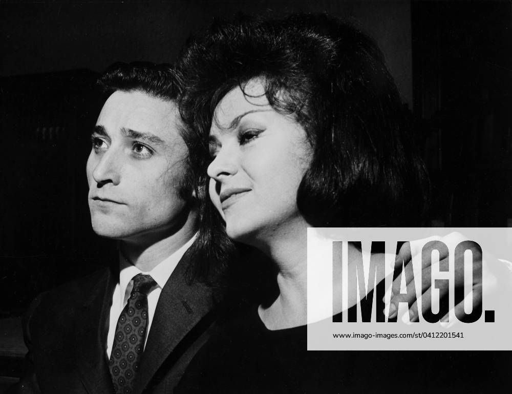 Antonio Gades and his Wife Marujita Diaz October 16, 1962 (b w photo) 1678003 Antonio Gades and his Wife Marujita Diaz October 16, 1962 (b w photo); (add.info.: Antonio Gades and his wife Marujita Diaz october 16, 1962).