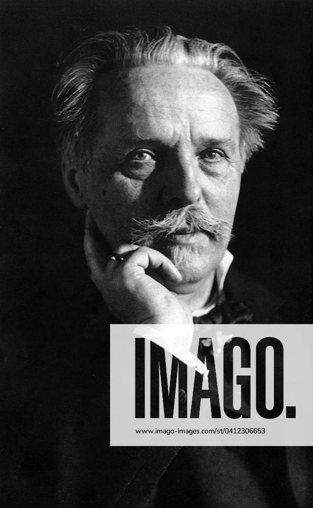Karl Friedrich May (1842-1912) German writer, photo by Erwin Raupp, 1907 1722909 Karl Friedrich May (1842-1912) German writer, photo by Erwin Raupp, 1907; (add.info.: Karl Friedrich May (1842-1912) german writer, photo by Erwin Raupp, 1907).