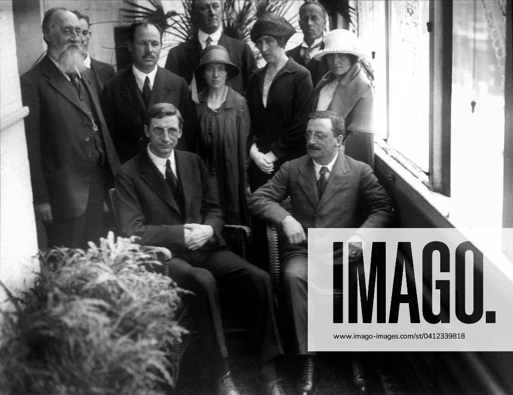 Eamon De Valera 1837871 Eamon De Valera by Unknown photographer, (20th century); (add.info.: Eamon de Valera (1882-1975) a leader of Ireland s struggle for independence from Britain in the early 20th Century, thrice Irish Prime Minister, he finished his career as President of Ireland in 1959-1973, here with David Griffith, Count Plunkett maire de Dublin, Miss Brennam Mrs Farham, Miss O Connor and behind Childers, Dr Fannan, R Barton in july 1921).