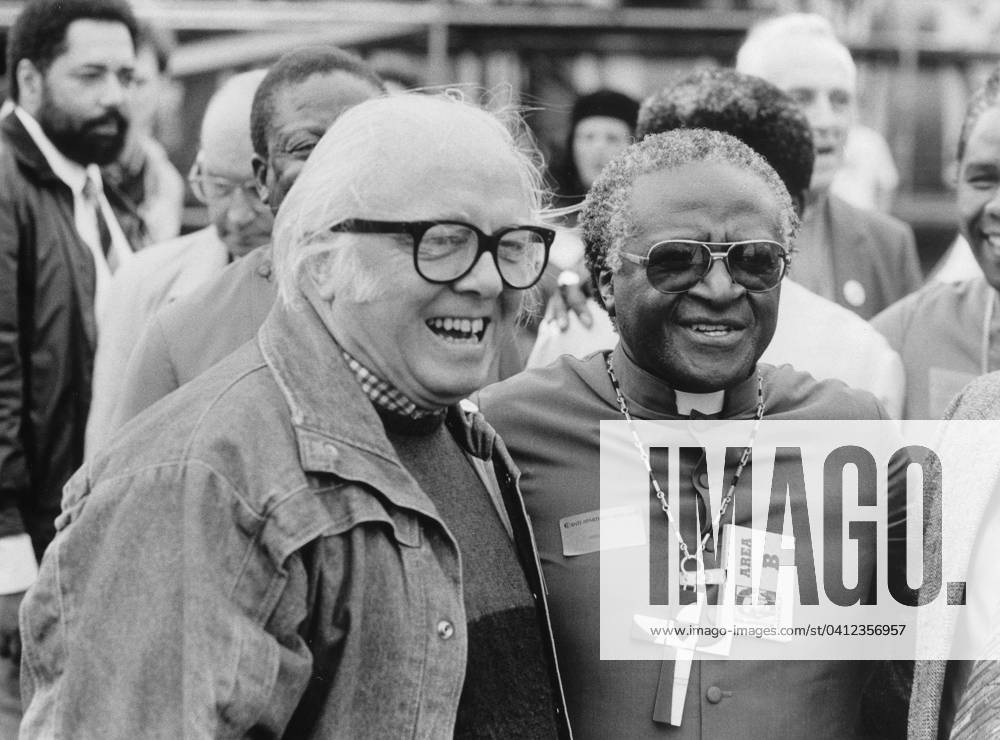 Richard Attenborough et Desmond Tutu 1922063 Richard Attenborough et Desmond Tutu by Unknown photographer, (20th century); (add.info.: director Richard Attenborough and archbishop Desmond Tutu (Peace Nobel prize), here demonstrating in Hyde Park, London in favour of the liberation of Nelson Mandela after 25 years in prison july 19, 1988).
