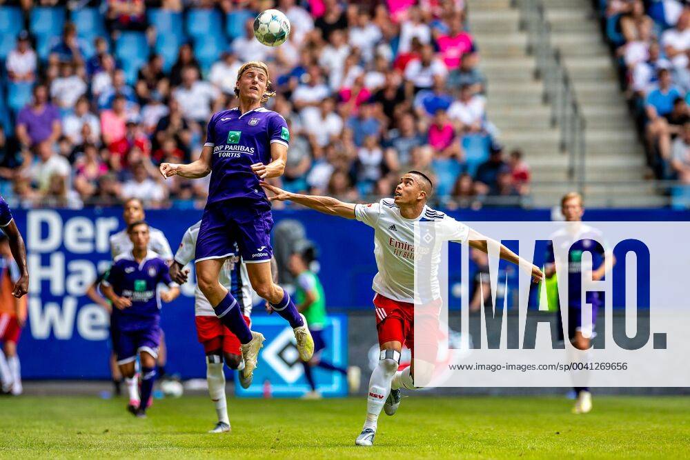 Football, friendly match, Hamburger SV RSC Anderlecht Sebastiaan Bornauw RSC Anderlecht, 24 , Bobby Wood Hamburger SV, 11 DFL REGULATIONS PROHIBIT ANY USE OF PHOTOGRAPHS AS IMAGE SEQUENCES AND OR QUASI VIDEO