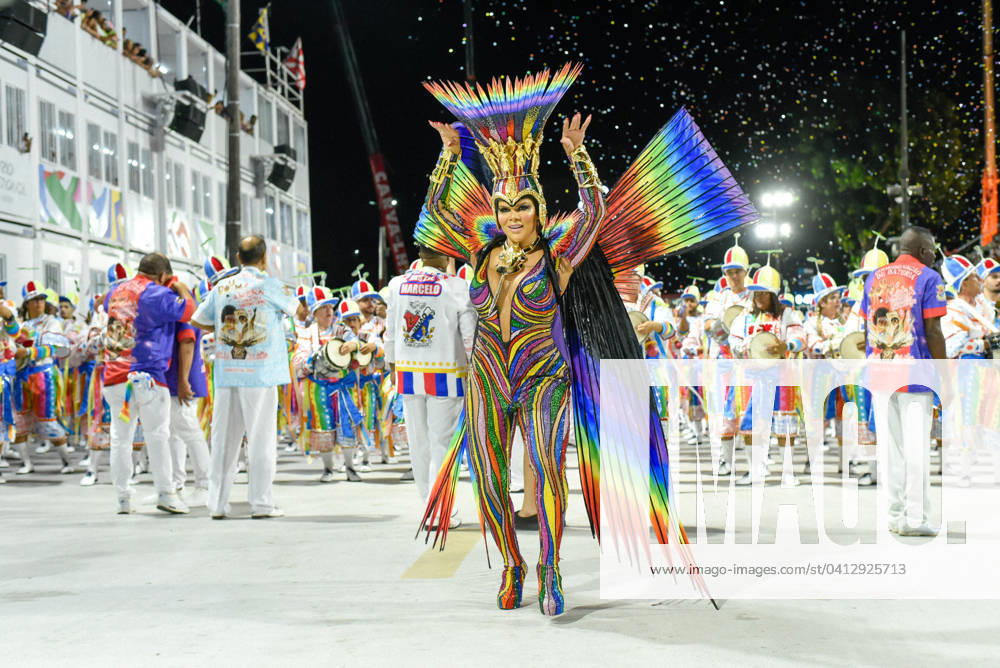 RIO DE JANEIRO, RJ - 10.02.2024: SAMBA SCHOOLS PARADE CARNIVAL RJ 2024 - The União de Ilha do Governador of the Gold Series of the Rio carnival paraded this Saturday, the 10th, with the group of samba schools trying to get a place in the Special Group in 2025. x2492588x CarlosxSanttos