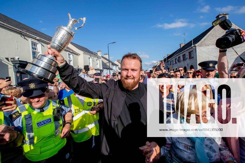 KW30 Shane Lowry Homecoming, Clara GAA Club, Co. Offaly 23 7 2019 Shane Lowry with the Claret Jug and grandmother Emily Scanlon Shane Lowry and Emily Scanlon 23 7 2019
