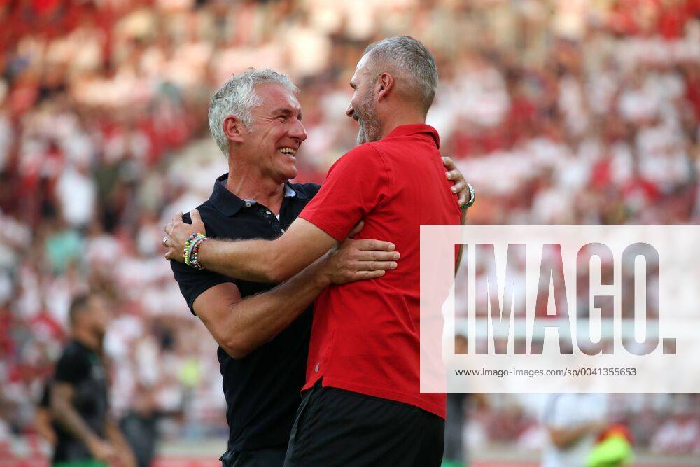 VfB Stuttgart Hannover 96 Germany, Stuttgart, 26 07 2019, Soccer, 2 Bundesliga, Season 2019 2020, 1 Matchday, VfB Stuttgart Hannover 96 v l Mirko Slomka Trainer Hannover 96 , Tim Walter Trainer VfB Stuttgart , DFL DFB REGULATIONS PROHIBIT ANY USE OF PHOTOGRAPHS AS IMAGE SEQUENCES AND OR QUASI VIDEO
