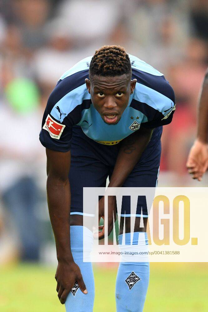 Football 1 Bundesliga season 2019 2020 test match SCO Angers vs Borussia Mönchengladbach , 27 07 2019, stadium at Römerstrasse, Straelen, Denis Zakaria, Borussia Mönchengladbach, Aktion, Einzelbild, DFL regulations prohibit any use of photographs as image sequences and or quasi video