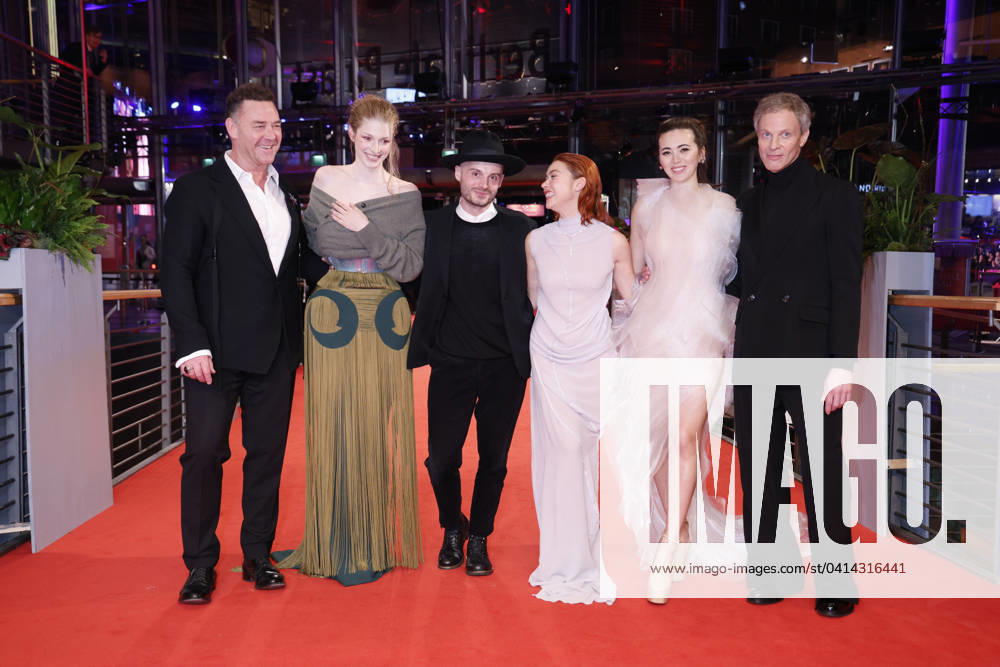 Jan Bluthardt, Marton Csokas, Greta Fernandez, Jessica Henwick, Hunter Schafer and Tilman Singer attend the premiere of Cuckoo during the 74th Berlinale International Film Festival at Berlinale Palast in Berlin, Germany, on 16 February 2024. Photo: - ZUMAm179 20240216_zep_m179_002