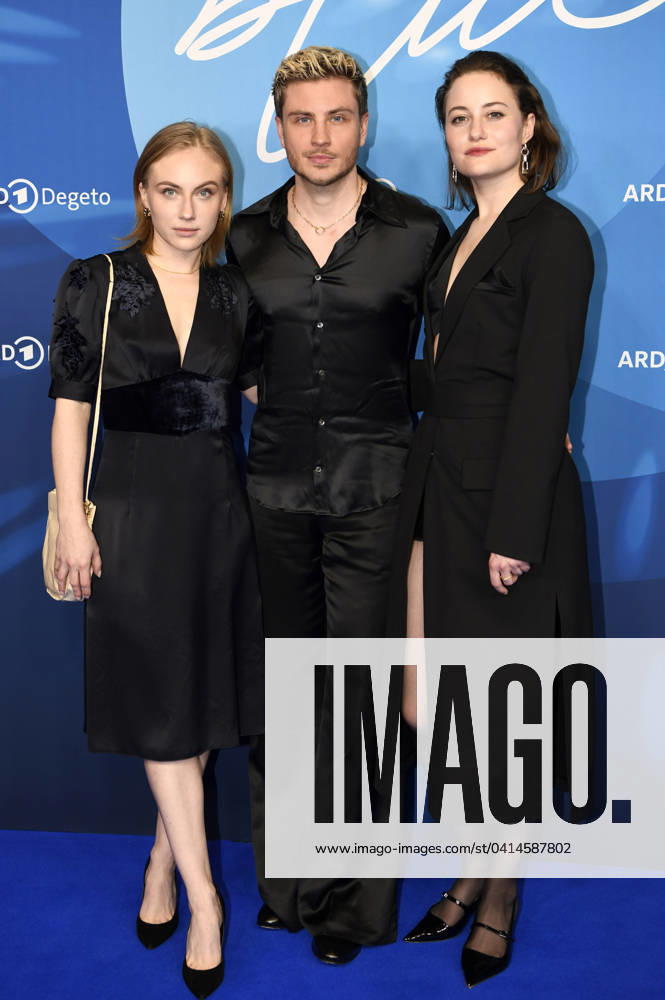 Elisa Schlott, Jannik Schümann and Dominique Devenport at the ARD Blue Hour 2024 as part of the Berlinale 2024 at the Hotel Telegraphenamt Berlin, 16 02 2024 Foto:xC.xNiehausx xFuturexImagex blue_hour_4418