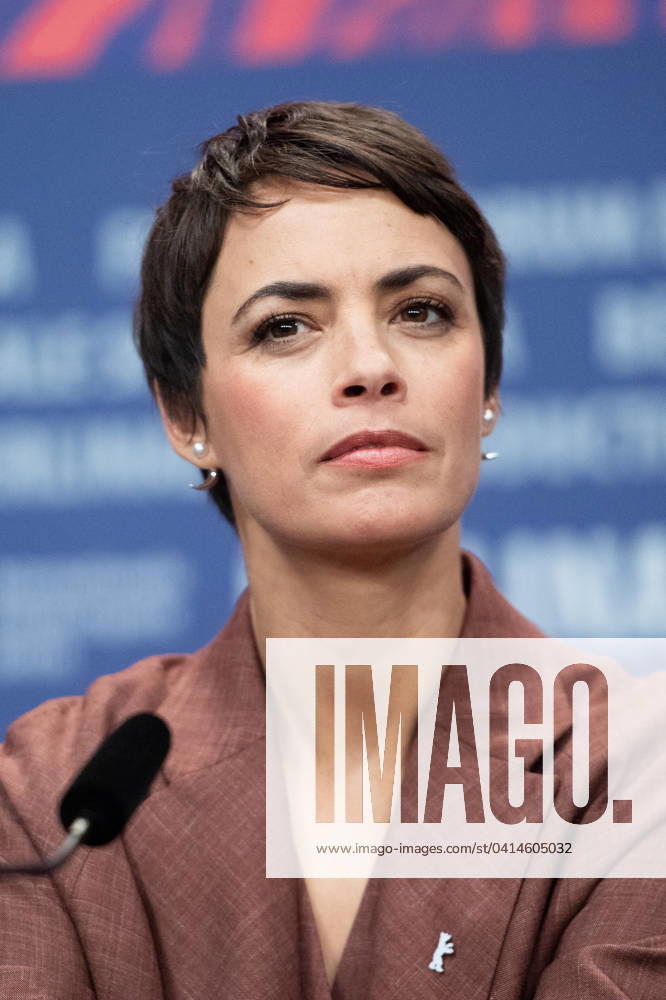 Berlinale Another End Press Conference Berenice Bejo attending the Another End Press Conference during the 74th Berlinale International Film Festival Berlin at Grand Hyatt Hotel in Berlin, Germany, on February 16, 2024. Photo by Aurore Marechal ABACAPRESS.COM Berlin Germany