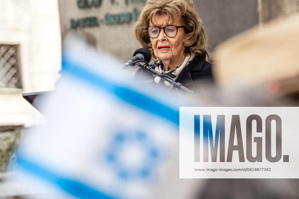 Charlotte Knobloch at Pro Israel demonstration on Odeonsplatz, Munich, February 18, 2024 Germany, Munich, February 18, 2024, Charlotte Knobloch, 91, President of the Jewish Community of Munich and Upper Bavaria, Speaker at Pro Israel rally on Odeonsplatz, Israel flag, Bavaria