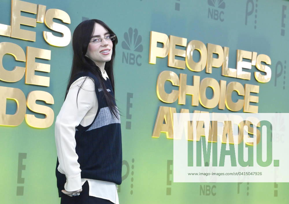 Billie Eilish attends the People s Choice Awards at the Barker Hangar in Santa Monica, California on Sunday, February 18, 2024. LAP20240218018 JIMxRUYMEN