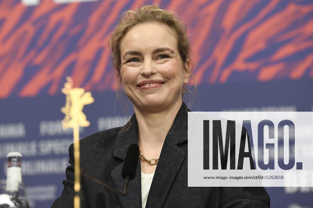 Nina Hoss at the press conference for the feature film Langue Etrangere at the Berlinale 2024 74 Berlin International Film Festival at the Hotel Grand Hyatt Berlin, 19 02 2024 Foto:xC.xNiehausx xFuturexImagex etrangere_4281