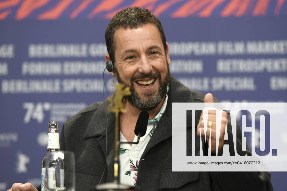 Adam Sandler at the press conference for the movie Spaceman at the Berlinale 2024 74 Berlin International Film Festival at the Hotel Grand Hyatt Berlin, 21 02 2024 Foto:xC.xNiehausx xFuturexImagex spaceman_4307