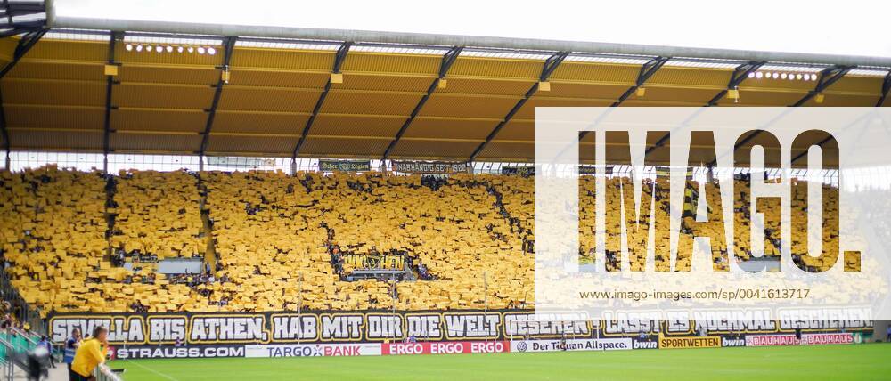 Choreography of the Aachen fans on the filled tribune stage, football DfB Cup 1 round season 2019 2020 Alemannia Aachen vs. Bayer 04 Leverkusen, Aachen, Tivoli, 10 08 2019, DFB regulations prohibit any use of photographs as image sequences and or quasi video Aachen Tivoli Nordrhein Westfalen Germany