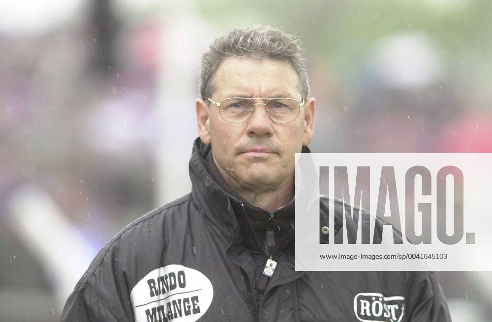 Lok Leipzig Magdeburg Leipzig, 27 04 2001 Soccer, NOFV Oberliga Süd VfB Leipzig 1 FC Magdeburg 2 5 Coach Eberhard Vogel, 1 FC Magdeburg