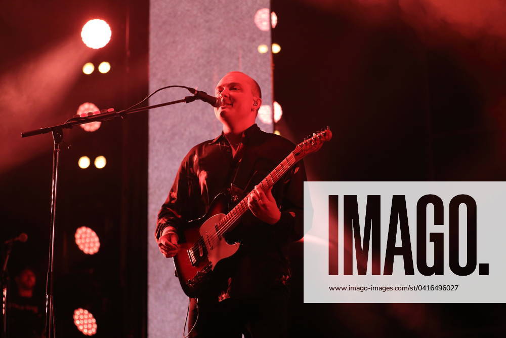 Finn Schwieters from the band Giant Rooks at a concert in the Max Schmeling Halle in Berlin, February 23, 2024 Giant Rooks concert Berlin
