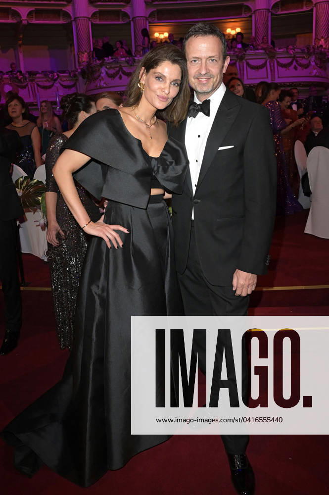 Till Brönner with his wife Nadia Dassouki at the 16 SemperOperaball 2024 at the Semper Opera Dresden, 23 02 2024 Foto:xF.xFuturexImagex semperopernball_4283