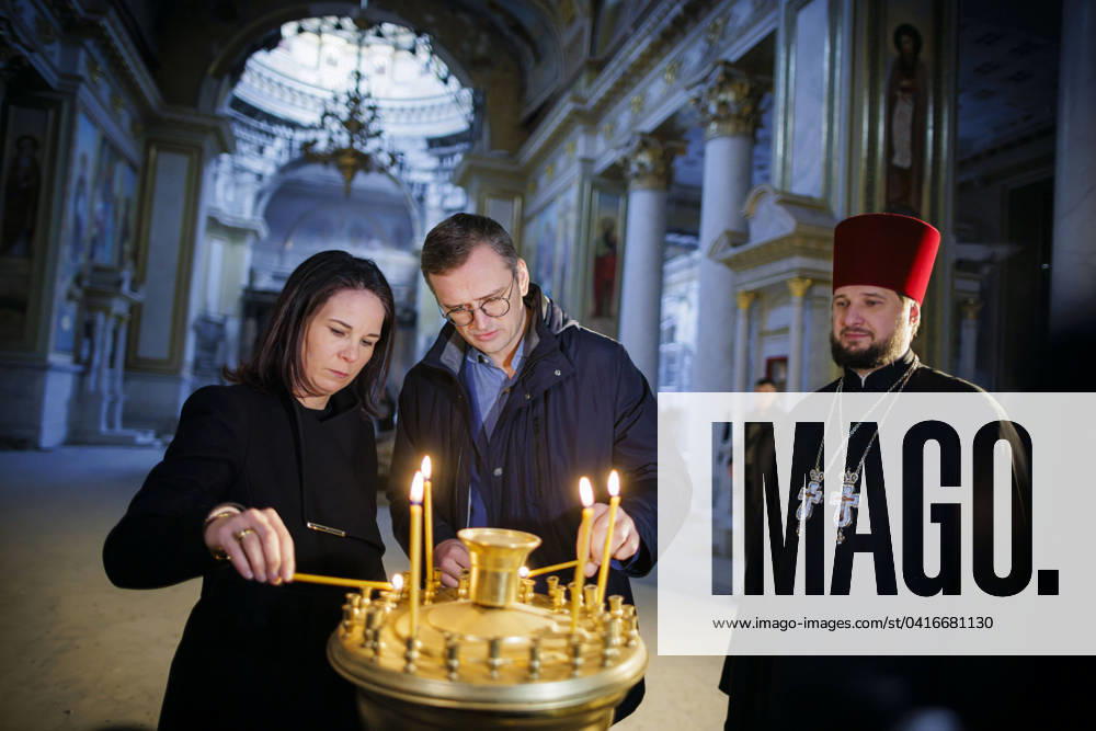 Annalena Baerbock Buendnis 90 Die Gruenen , Federal Foreign Minister, and Dmytro Kuleba, Foreign Minister of Ukraine, take part in a silent commemoration of the victims of the Russian attack on Ukraine at the Ukrainian Orthodox Cathedral on Soborna Square in Odessa Odessa, 24 02 2024 Photographed on behalf of the Foreign Office Odessa Ukraine