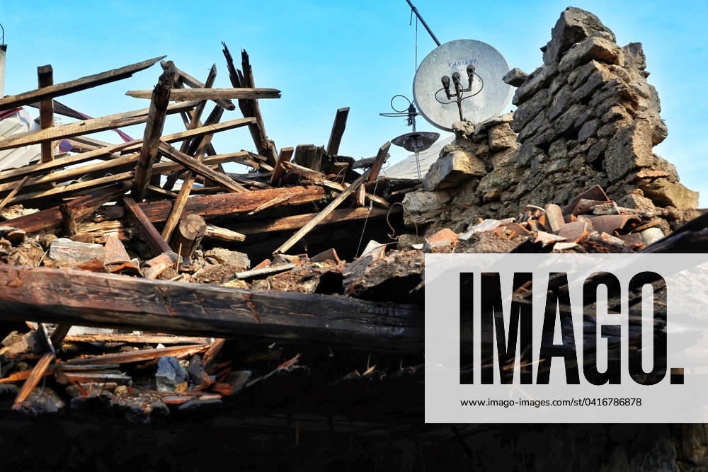 Bilder des Jahres 2024, News 02 Februar ODESA, UKRAINE - FEBRUARY 24, 2024 - Damage done to a house by falling Russian drone debris is seen after the Russian overnight drone attack on Odesa, southern Ukraine. Aftermath of Russian overnight drone attack on Odesa