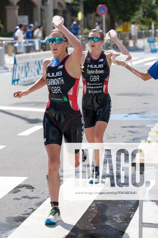 2019 08 15, Tokyo Odaiba, Elite Woman start of the Tokyo 2019 ITU World Triathlon Olympic Qualification Event in Odaiba. Athlete: Jessica Learmonth, Georgia Taylor-Brown GBR (Photos by Michael Steinebach AFLO) Noxthirdxpartyxsales (109826588)