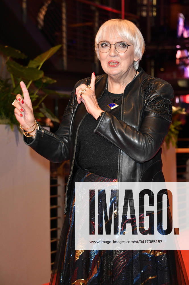 Claudia Roth at the Closing Ceremony with Award Ceremony at the Berlinale 2024 74 Berlin International Film Festival in the Berlinale Palast Berlin, 24 02 2024 Foto:xN.xKubelkax xFuturexImagex preisverleihung_4340