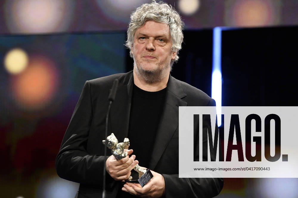 Matthias Glasner with the Silver Bear for Best Screenplay for Dying at the Closing Ceremony and Award Ceremony at the Berlinale 2024 74 Berlin International Film Festival at the Berlinale Palast Berlin, 24 02 2024 Foto:xN.xKubelkax xFuturexImagex preisverleihung_4378