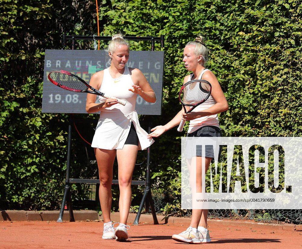 Double siblings Tayisiya and Yana Morderger GER