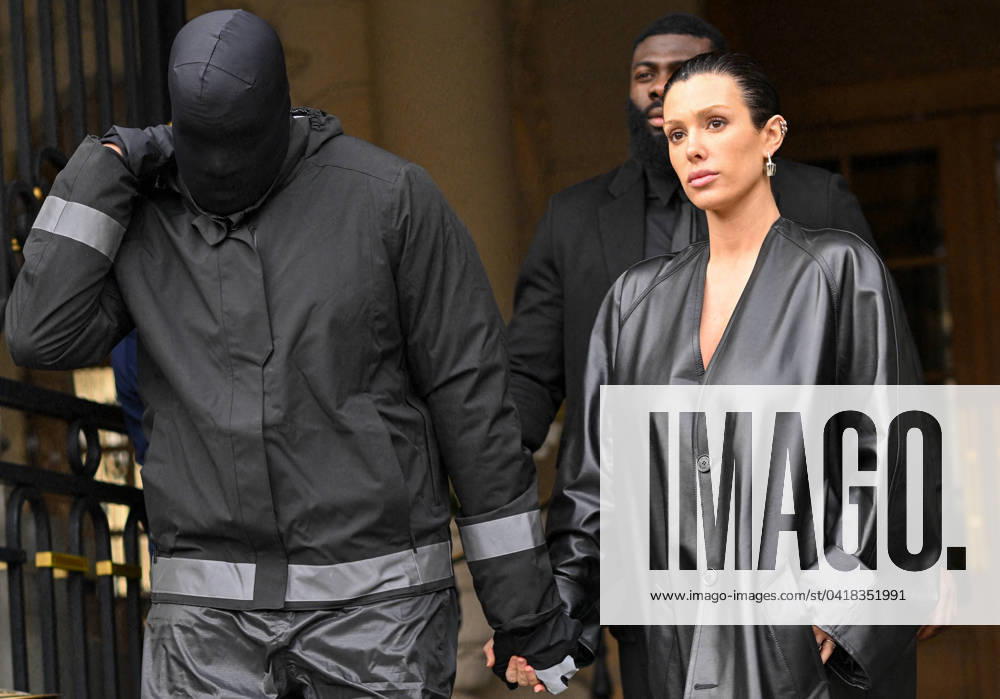 Kanye West (Ye) et sa femme Bianca Censori à la sortie de l hà tel Ritz lors de la semaine de la mode femme automne hiver 2024-2025 (PFW) Kanye West (Ye) et sa femme Bianca Censori à la sortie de l hà tel Ritz lors de la semaine de la mode femme automne hiver 2024-2025 (PFW), à Paris, France, le 28 fà vrier 2024. Il s est affublà de son look dà sormais classique : cagoule intà grale, blouson noir et et chaussures noires. Kanye West (Ye) and his wife Bianca Censori at the exit of the Ritz hotel during the Fashion Week Fall Winter 2024-2025 (PFW), in Paris, France, on February 28, 2024. Paris France