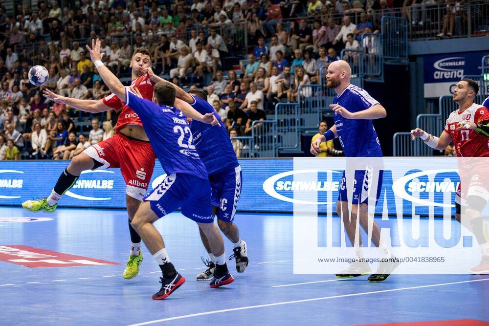 2 Handball Bundesliga VfL Gummersbach TUSEM Essen 24 08 2019 Dennis Szczesny 22, TUSEM Essen , Fynn Herzig 22, VfL Gummersbach , 2 Handball Bundesliga VfL Gummersbach TUSEM Essen Gummersbach, Schwalbe arena