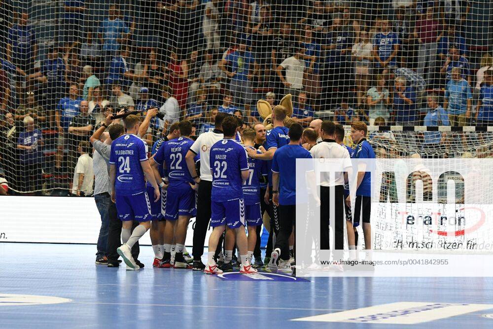 Final round after the victory of VfL Gummersbach, VfL Gummersbach TuSEM Essen, Handball, Men, 2 League, Liqui Moly Handball Bundesliga, 1 Matchday, 28 08 2019, VfL Gummersbach TuSEM Essen, , Handball, Liqui Moly 2 Handball Bundesliga, Men, Soielzeit 2019 20 Gummersbach