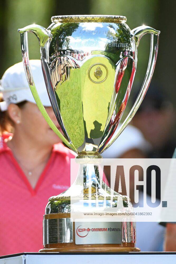 AURORA, ON - AUGUST 25: The Canadian Pacific Women s Open Trophy is displayed at the 1st tee during the final round of the LPGA, Golf Damen - CP Women s Open on August 25, 2019 at Magna Golf Club in Aurora, ON. (Photo by Gerry Angus Icon Sportswire) GOLF: AUG 25 LPGA - CP Women s Open Icon19082501