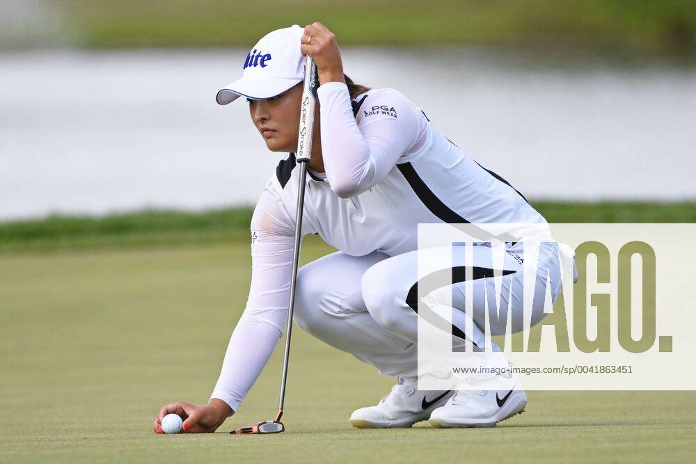 AURORA, ON - AUGUST 25: Jin Young Ko (KOR) lines up a putt on the 2nd green during the final round of the LPGA, Golf Damen - CP Women s Open on August 25, 2019 at Magna Golf Club in Aurora, ON. (Photo by Gerry Angus Icon Sportswire) GOLF: AUG 25 LPGA - CP Women s Open Icon19082515