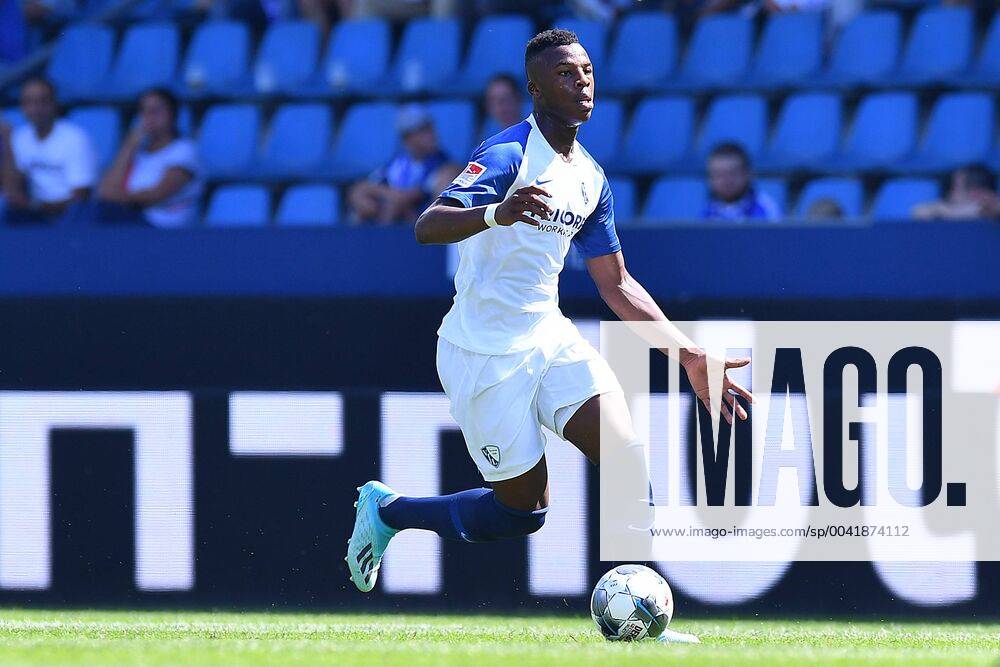 Football 2 Bundesliga 4 Matchday VfL Bochum SV Wehen Wiesbaden am 24 08 2019 im Vonovia Ruhrstadion in Bochum Armel Bella Kotchap Bochum DFL regulations prohibit any use of photographs as image sequences and or quasi video