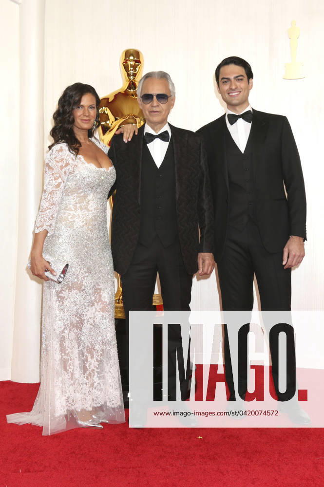 Andrea Bocelli with wife Veronica Berti and son Matteo Bocelli at the Oscars 2024 96th Annual Academy Awards at the Dolby Theatre Los Angeles, 10 03 2024 Foto:xJ.xFuturexImagex oscars_9754