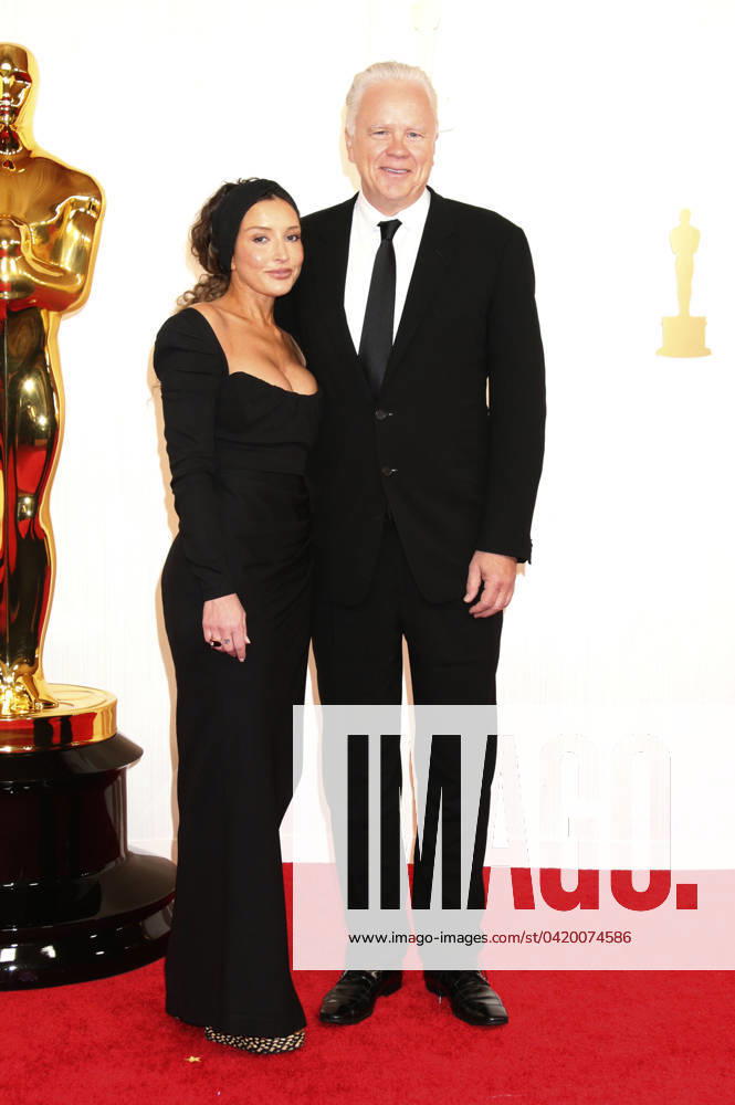 Tim Robbins with partner Gratiela Brancusi at the 2024 96th Annual Academy Awards at the Dolby Theatre Los Angeles, 10 03 2024 Foto:xJ.xFuturexImagex oscars_9813