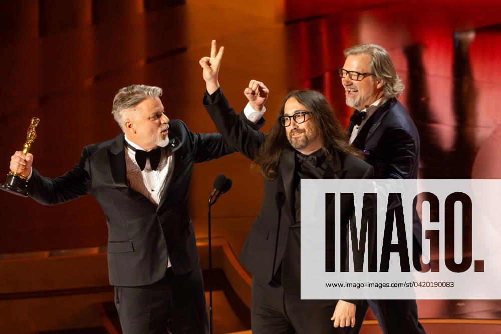 96th Oscars, Academy Awards Brad Booker, Sean Lennon, and Dave Mullins accept the Oscar® for Animated Short Film during the live ABC telecast of the 96th Oscars® at the Dolby® Theatre at Ovation Hollywood on Sunday, March 10, 2024., Credit:Avalon.red Avalon United States of America, CA, Hollywood