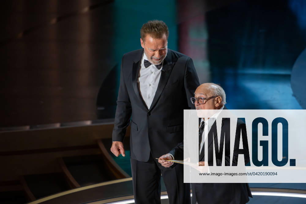 96th Oscars, Academy Awards Arnold Schwarzenegger and Danny DeVito present the Oscar® for Film Editing during the live ABC telecast of the 96th Oscars® at the Dolby® Theatre at Ovation Hollywood on Sunday, March 10, 2024., Credit:Avalon.red Avalon United States of America, CA, Hollywood