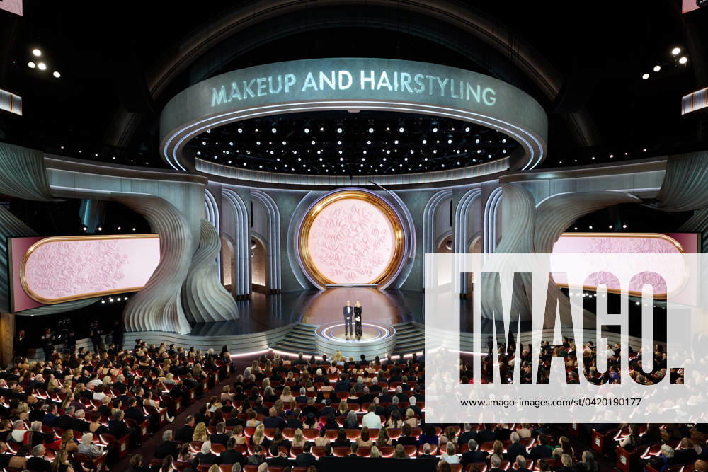 96th Oscars, Academy Awards Michael Keaton and Catherine O Hara present the Oscar® for Makeup and Hairstyling during the live ABC telecast of the 96th Oscars® at the Dolby® Theatre at Ovation Hollywood on Sunday, March 10, 2024., Credit:Avalon.red Avalon United States of America, CA, Hollywood