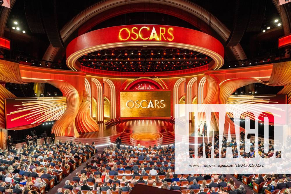 Bilder des Jahres 2024, Entertainment 03 März 96th Oscars, Academy Awards James Wilson, Leonard Blavatnik and Jonathan Glazer accept the Oscar® for International Feature Film during the live ABC telecast of the 96th Oscars® at the Dolby® Theatre at Ovation Hollywood on Sunday, March 10, 2024., Credit:Avalon.red Avalon United States of America, CA, Hollywood