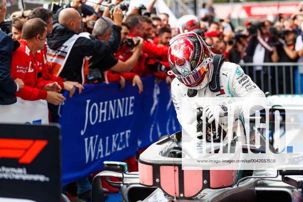 Lewis Hamilton Mercedes AMG Petronas Motorsport gets out of his car, Grand Prix of Belgium 2019, Motorsport, Formula 1, 01 09 2019, Grand Prix of Belgium 2019, Motorsport, Formula 1, 01 09 2019 Spa Francorchamps
