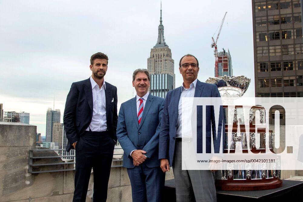 The president of the company Kosmos and player of FC Barcelona, Barca Gerard Pique (L), the president of the International Tennis Federation David Haggerty (2R) and the consul of Spain for Tourism Affairs Jose Manuel de Juan (R) pose during a presentation event of the Davis Cup, in New York, USA, 05 September 2019. Pique and Shakira are in the Big Apple to give world visibility to the new Davis Cup, a tournament that the Kosmos company, owned by Pique, has tried to update with important changes, which have not been well received by everyone. Piqué and Shakira bring the controversial Davis Cup to New York !ACHTUNG: NUR REDAKTIONELLE NUTZUNG!