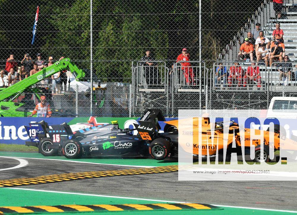 Niko Kari 19 , Giorgio Carrara 15 and Sebastian Fernandez 25 crash at the start, FIA Formula 3, 1 race, Formula 1, Italian Grand Prix, 07 09 2019 Formula 1, Italian Grand Prix, 07 09 2019 Monza