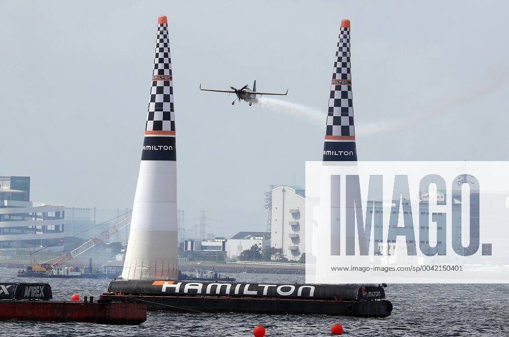 Chiba, Japan - Australian pilot Matt Hall passes pylons of Red Bull Air Race World Championship, WM, Weltmeisterschaft in Chiba, suburban Tokyo on Sunday, September 8, 2019. Hall finished the third while he won the overall standing. NOxTHIRDxPARTYxSALES. (111624475)