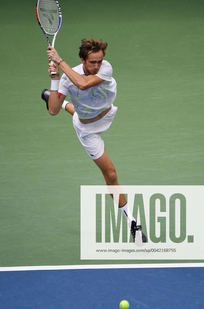 (190909) -- NEW YORK, Sept. 9, 2019 -- Daniil Medvedev of Russia hits a return during the men s singles final match between Rafael Nadal of Spain and Daniil Medvedev of Russia at the 2019 US Open in New York, the United States, Sept. 8, 2019. ) (SP)US-NEW YORK-TENNIS-US OPEN-MEN S SINGLES-FINAL LiuxJie