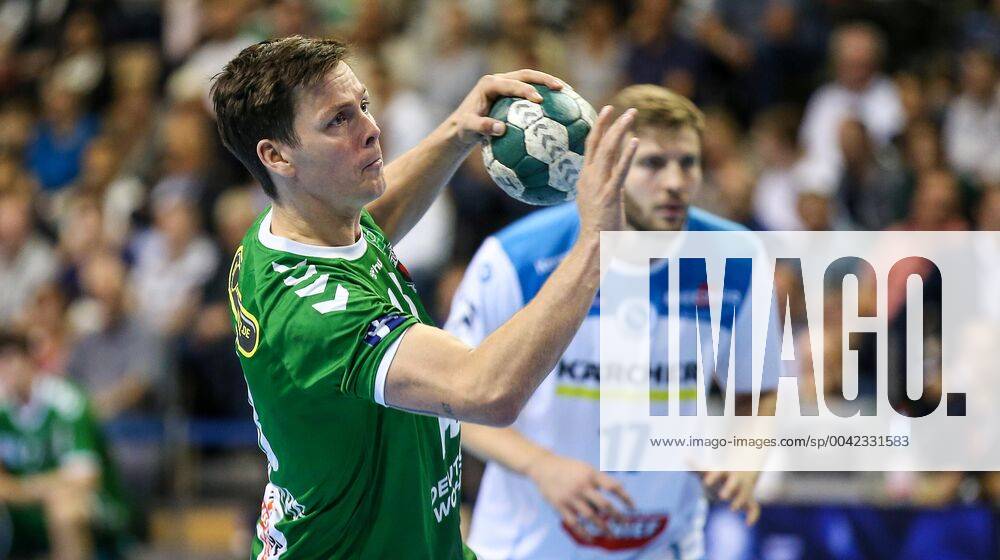 Handball, 1 Bundesliga, 5 Spieltag, Füchse Berlin TVB Stuttgart, Max Schmeling Halle Berlin Hans Lindberg throws the ball at the goal Handball 1 Bundesliga Füchse Berlin TVB Stuttgart