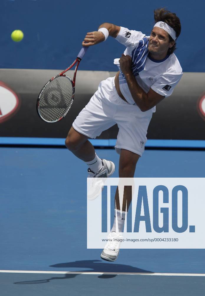 Thomas Haas (Deutschland) - Aufschlag Tennis Herren Australian Open 2009, Grand Slam, ATP Tour Einzelbild Melbourne Dynamik,